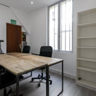 Bureau privé 10 m² 4 postes Coworking Rue des Epinettes Paris 75017 - photo 1